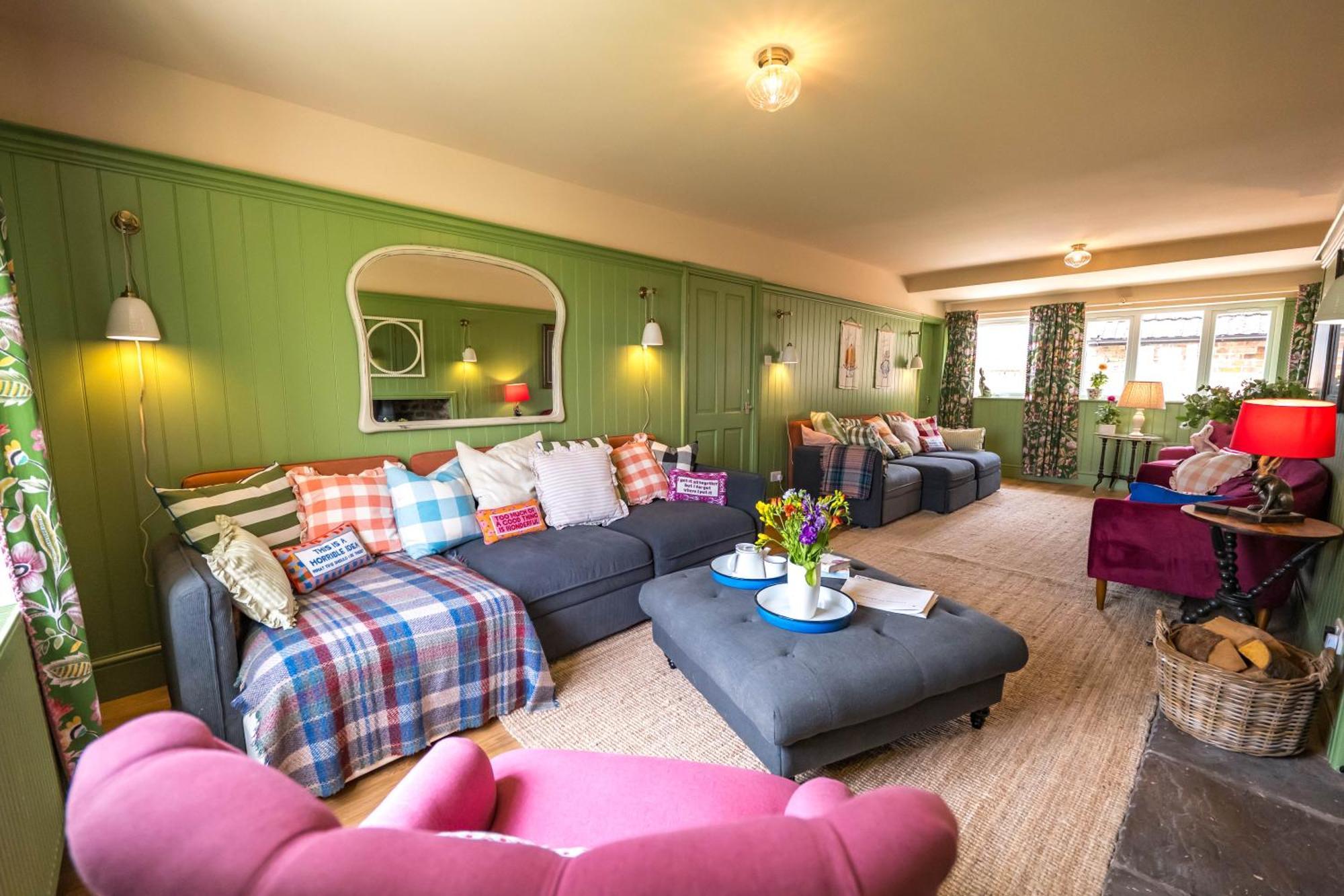 סקאנת'ורפ Large Country Cottage, Sleeps 8 - Spa Facilities, Garden Bar, Catering Services, Free Parking, Nature Reserve, Hen Parties מראה חיצוני תמונה
