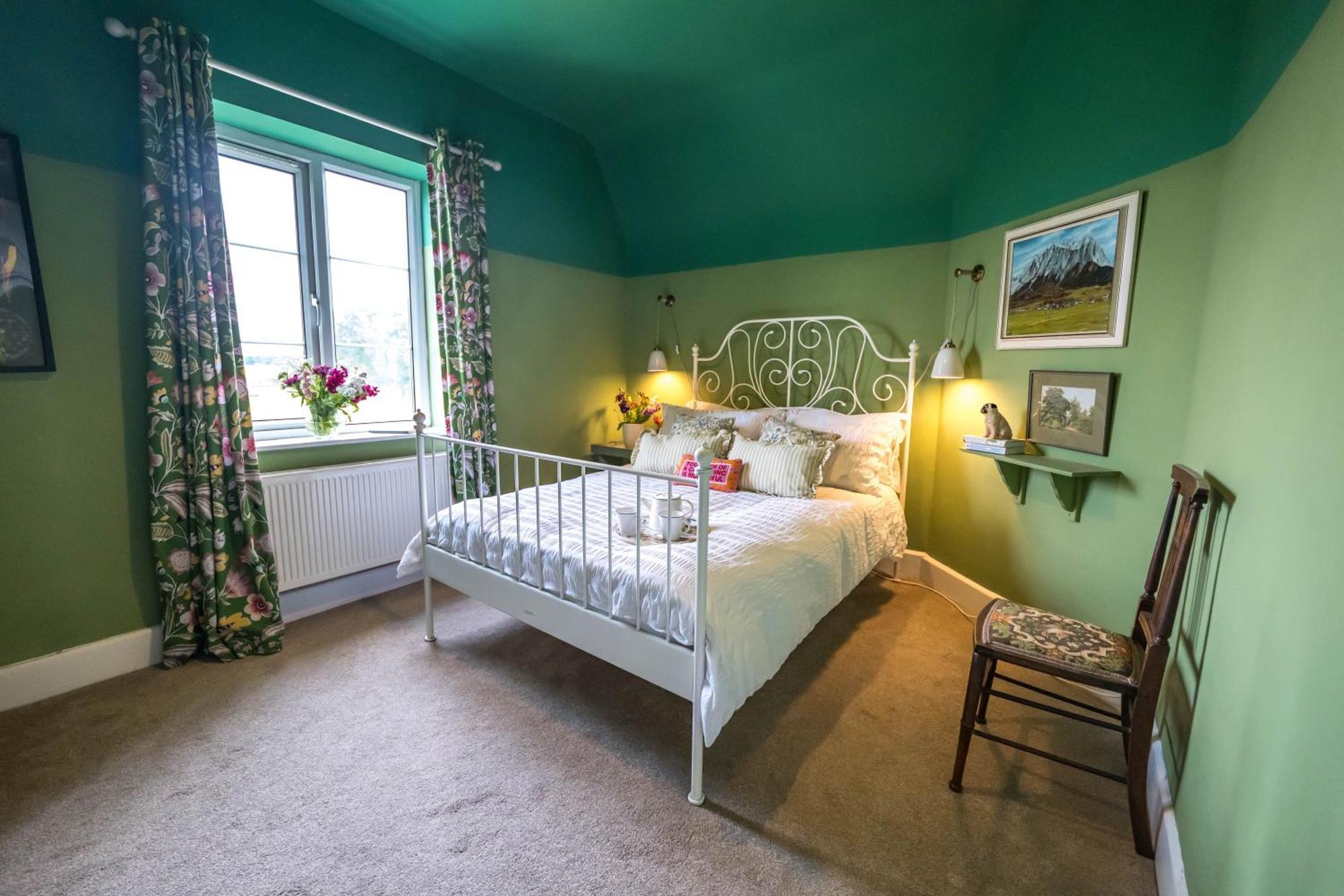 סקאנת'ורפ Large Country Cottage, Sleeps 8 - Spa Facilities, Garden Bar, Catering Services, Free Parking, Nature Reserve, Hen Parties מראה חיצוני תמונה