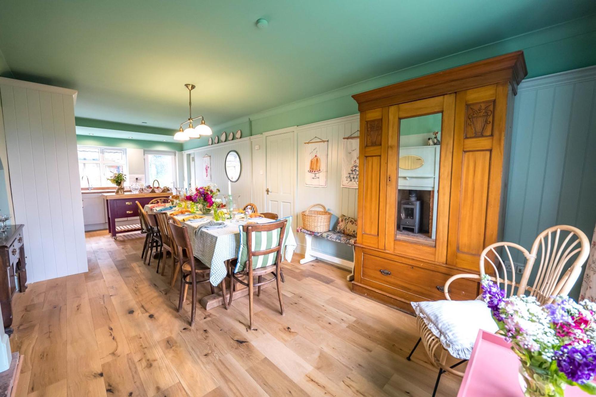 סקאנת'ורפ Large Country Cottage, Sleeps 8 - Spa Facilities, Garden Bar, Catering Services, Free Parking, Nature Reserve, Hen Parties מראה חיצוני תמונה